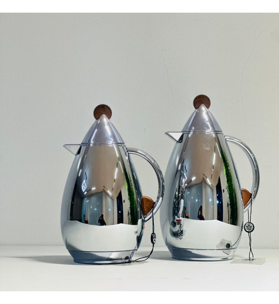 طقم ترمس شاي وقهوة أنيق يجمع بين التصميم العصري والانيق طقم ترمس شاي وقهوة أنيق يجمع بين التصميم العصري والانيق