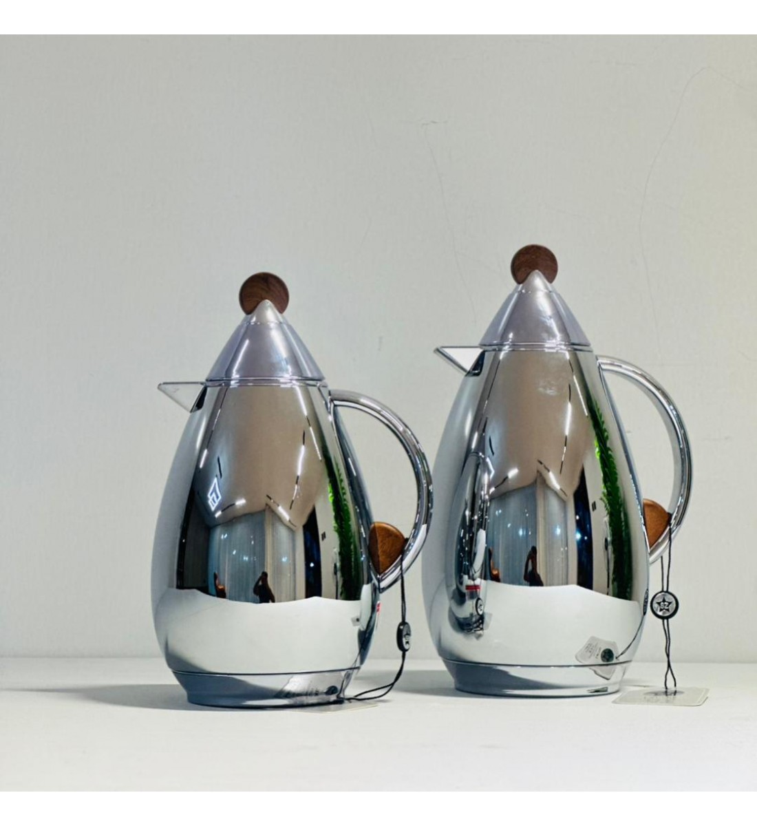 طقم ترمس شاي وقهوة أنيق يجمع بين التصميم العصري والانيق طقم ترمس شاي وقهوة أنيق يجمع بين التصميم العصري والانيق