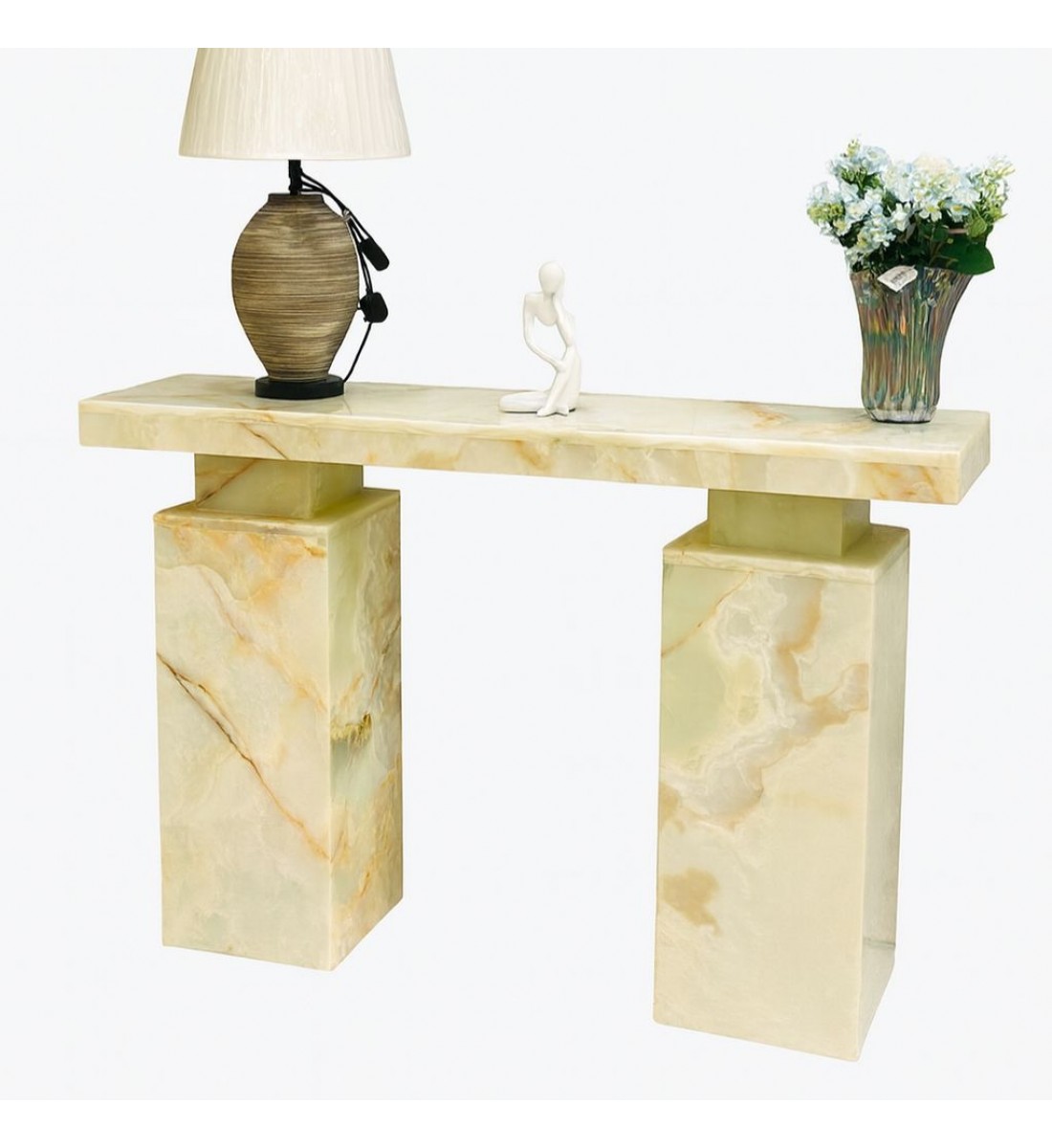 مدخل أنيق بتصميم فخم يجمع بين الرخام الطبيعي الفاتح ولمسات عصرية راقية، 150×35×100سم مدخل أنيق بتصميم فخم يجمع بين الرخام الطبيعي الفاتح ولمسات عصرية راقية، 150×35×100سم