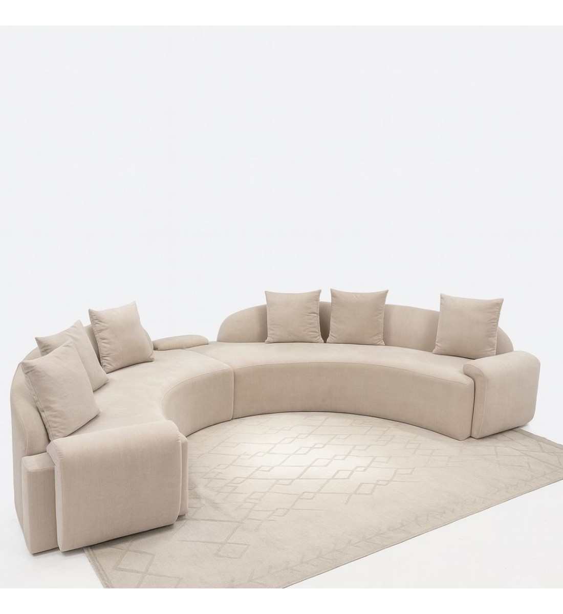 كنب تصميم عصري يجمع بين الأناقة المترفة والراحة المطلقة، بلمسات ناعمة وانحناءات فريدة تضيف إحساسًا بالفخامة والدفء 