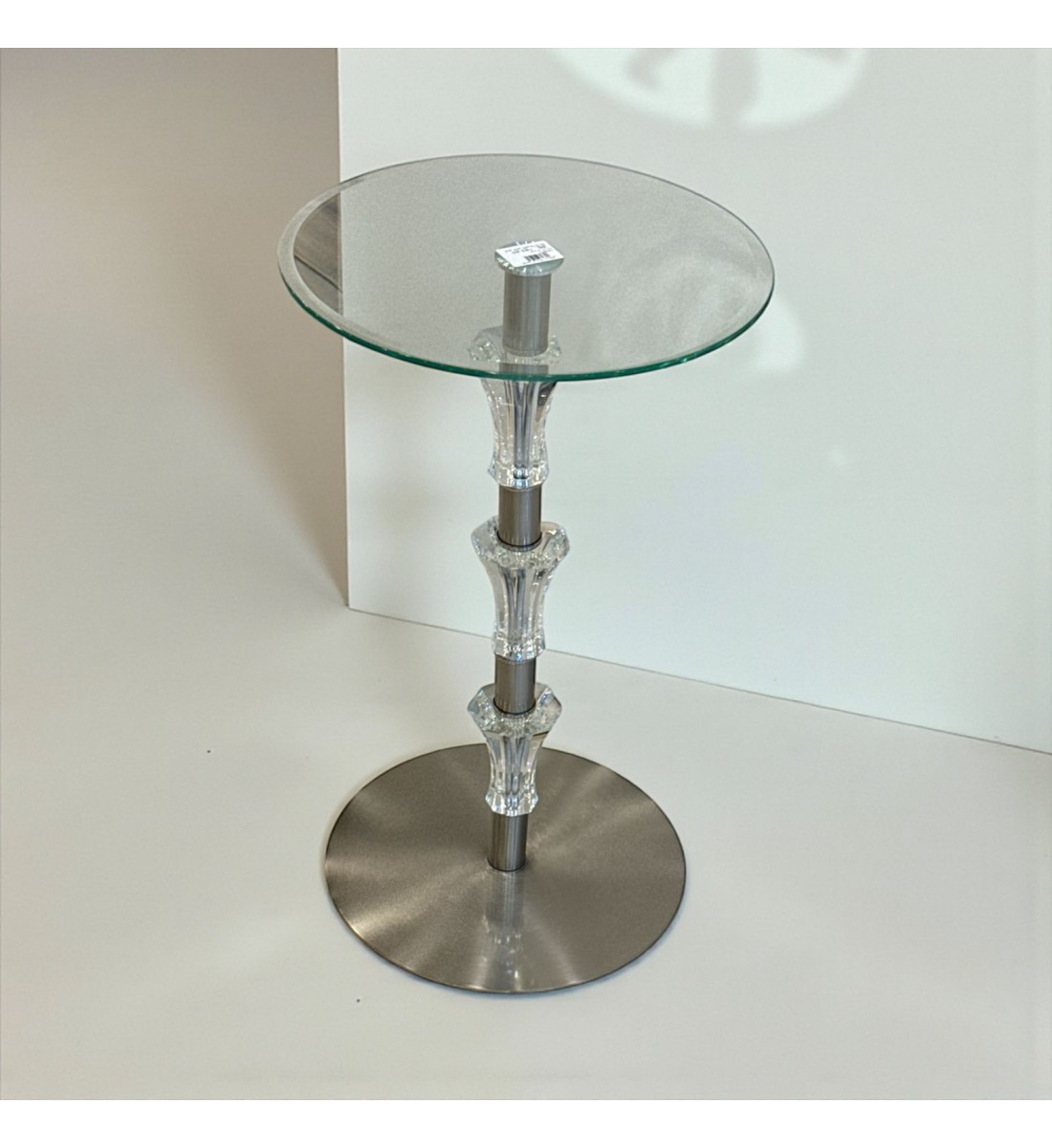 طاولة جانبية زجاجية بقاعدة معدنية وكريستالات فاخرة55×33×33سم طاولة جانبية زجاجية بقاعدة معدنية وكريستالات فاخرة55×33×33سم