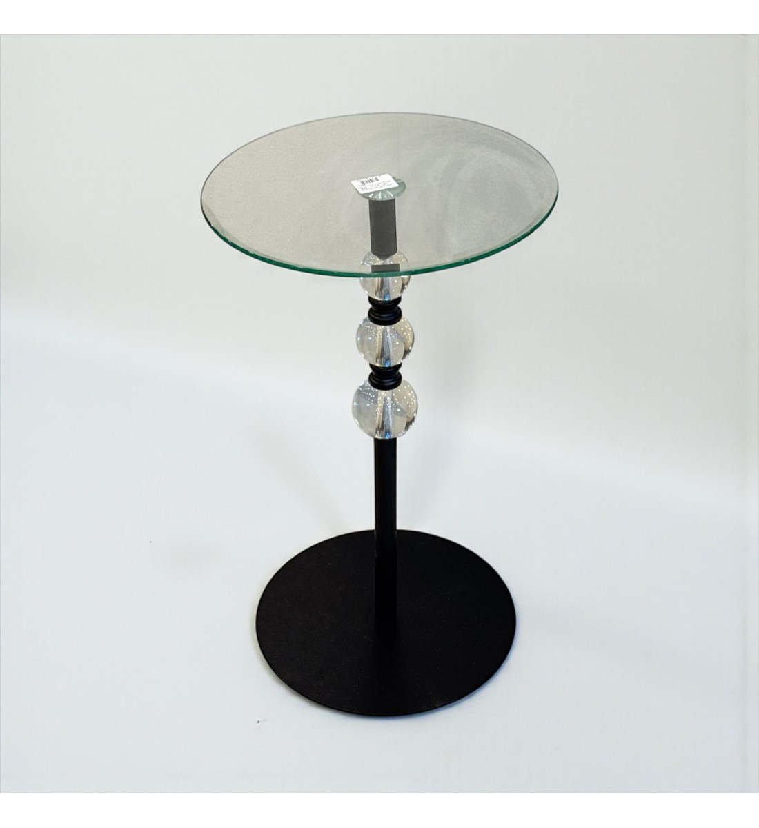 طاولة جانبية زجاجية بقاعدة معدنية وكريستالات فاخرة55×33×33سم 
