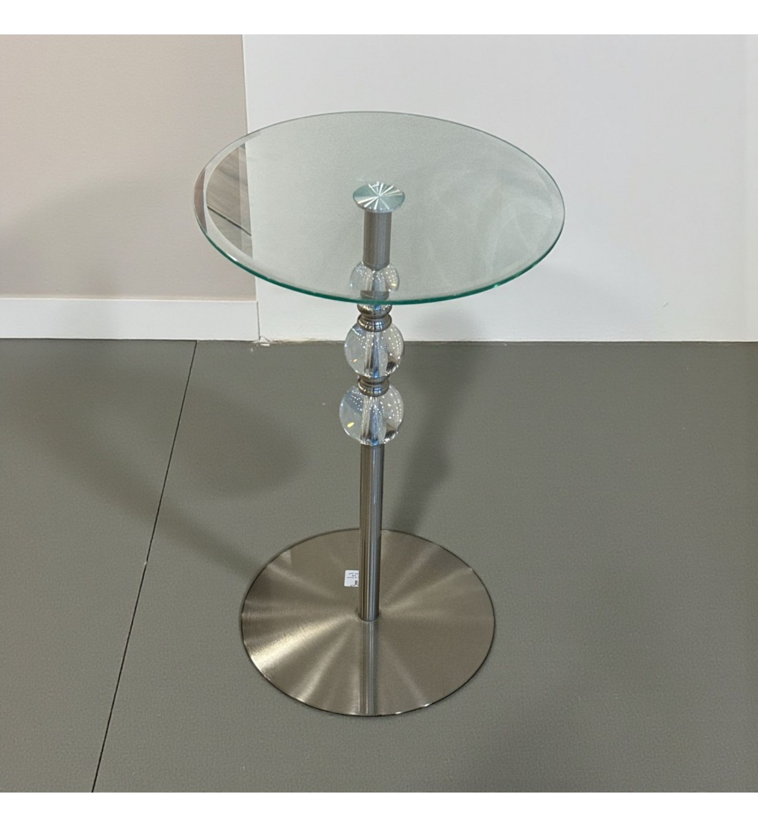 طاولة جانبية زجاجية بقاعدة معدنية وكريستالات فاخرة55×33×33سم طاولة جانبية زجاجية بقاعدة معدنية وكريستالات فاخرة55×33×33سم