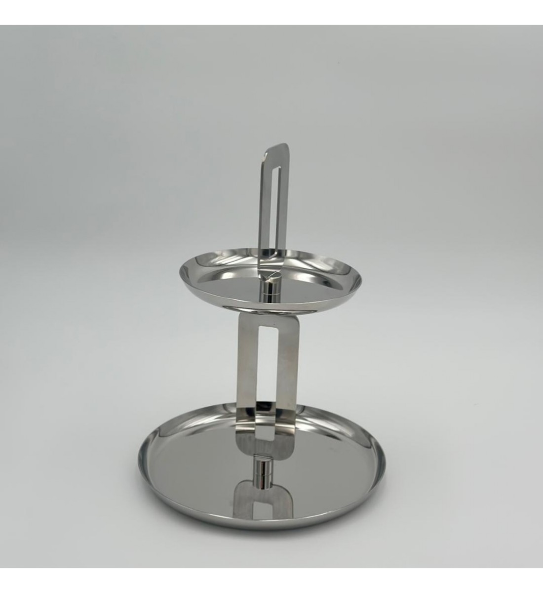 صحن تقديم أنيق بتصميم عصري يجمع بين البساطة والفخامة.30×22×22سم 