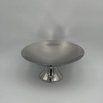 صحن تقديم أنيق بتصميم عصري يجمع بين البساطة والفخامة.30×30×15سم 