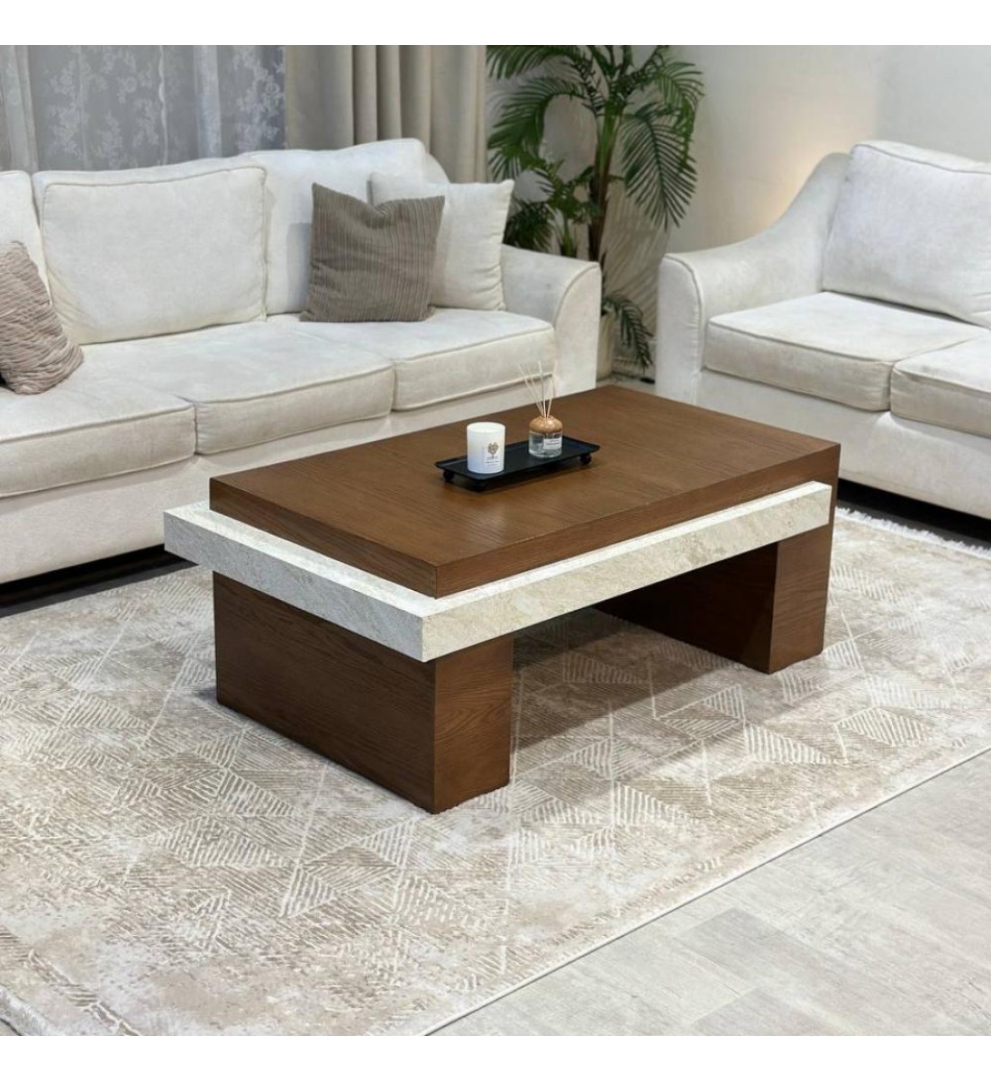 طاولة تقديم خشب سنديان بني بتفاصيل رخامية – تصميم أنيق وفاخر