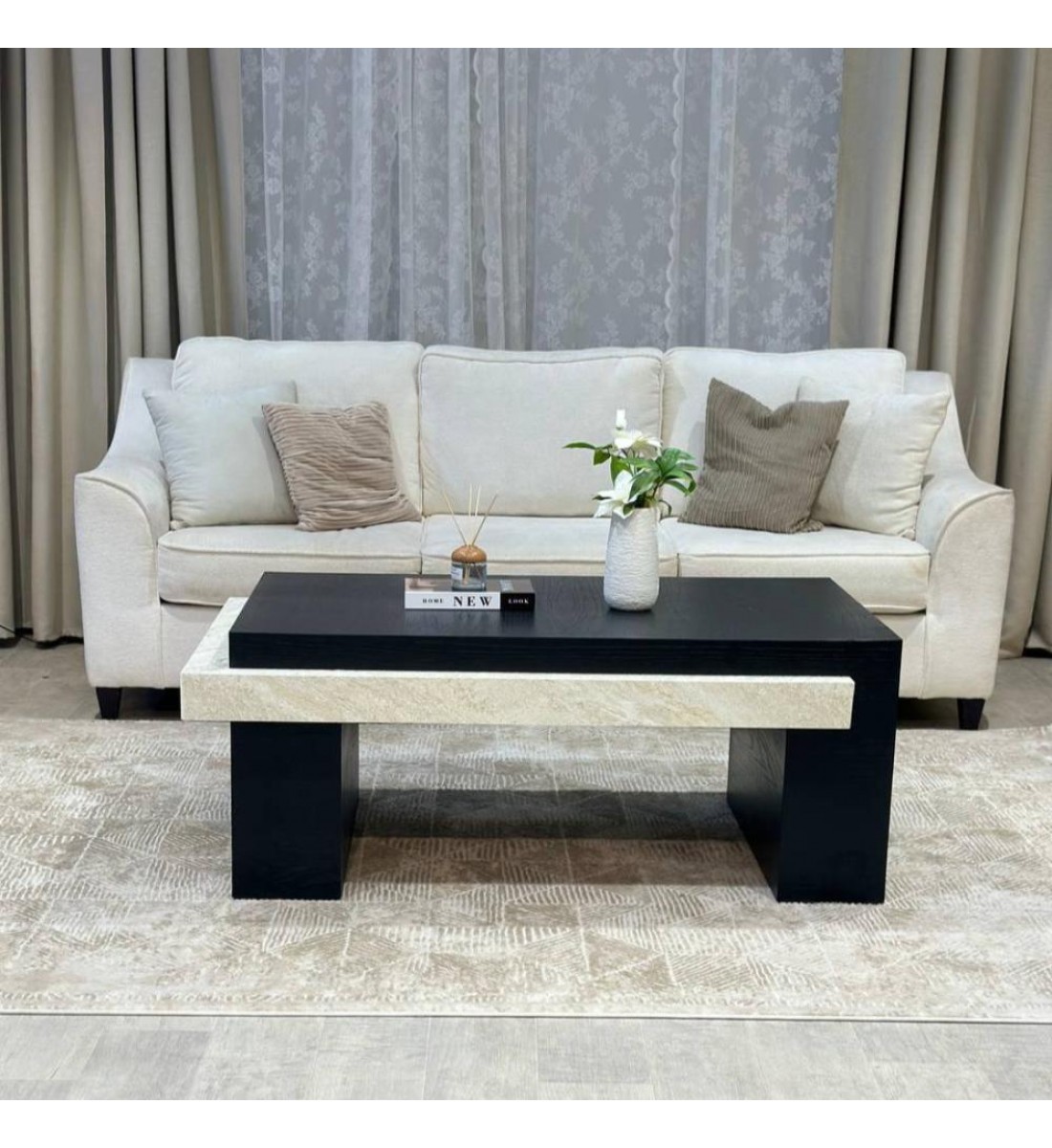 طاولة تقديم خشب سنديان اسود  بتفاصيل رخامية – تصميم أنيق وفاخر