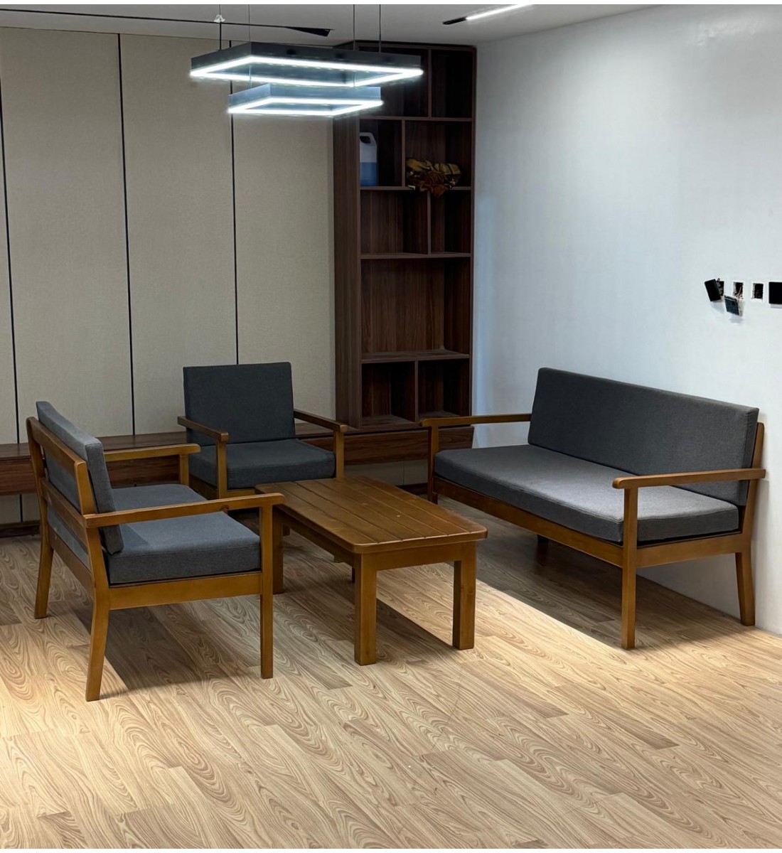 طقم جلسة خارجية رمادي  كراسي خشب  ،6أشخاص +طاولة خدمة