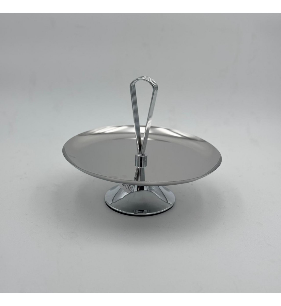 صحن تقديم أنيق بتصميم عصري يجمع بين البساطة والفخامة.24×24×24سم صحن تقديم أنيق بتصميم عصري يجمع بين البساطة والفخامة.24×24×24سم