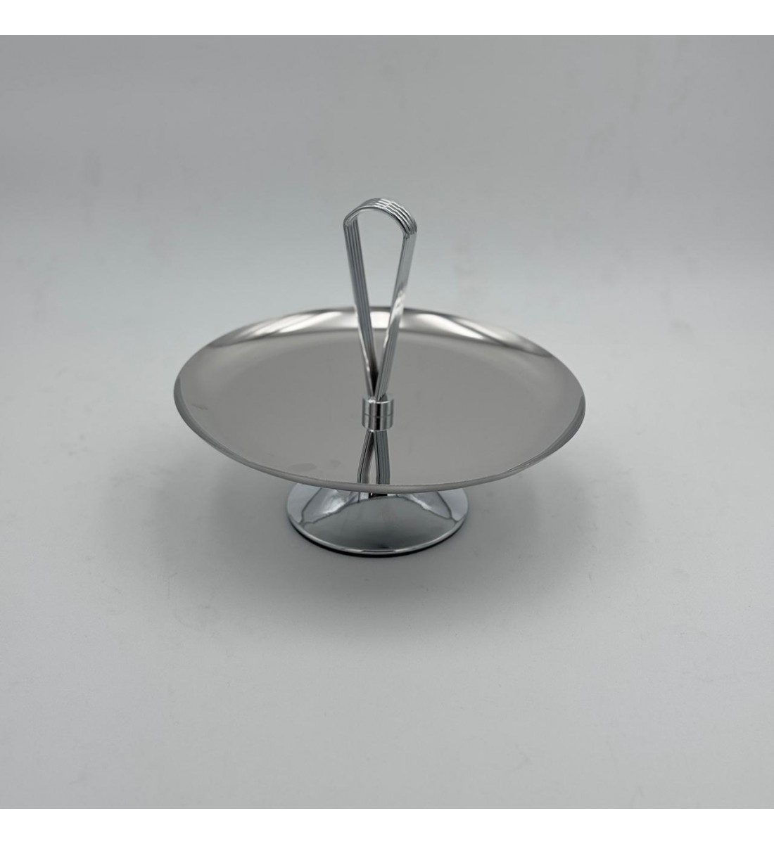 صحن تقديم أنيق بتصميم عصري يجمع بين البساطة والفخامة.24×24×24سم صحن تقديم أنيق بتصميم عصري يجمع بين البساطة والفخامة.24×24×24سم