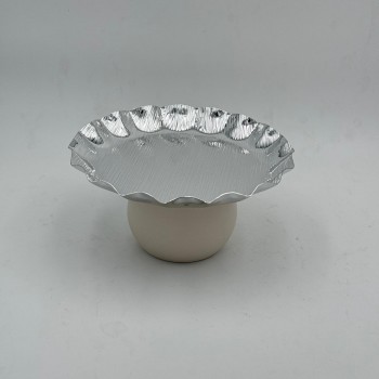 صحن تقديم أنيق بتصميم عصري يجمع بين البساطة والفخامة.23×23×11سم 