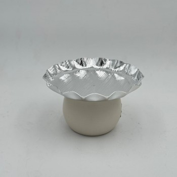 صحن تقديم أنيق بتصميم عصري يجمع بين البساطة والفخامة.20×20×12سم 