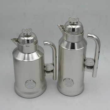 طقم  ترمس  شاي وقهوة أنيق يجمع بين التصميم العصري والانيق 