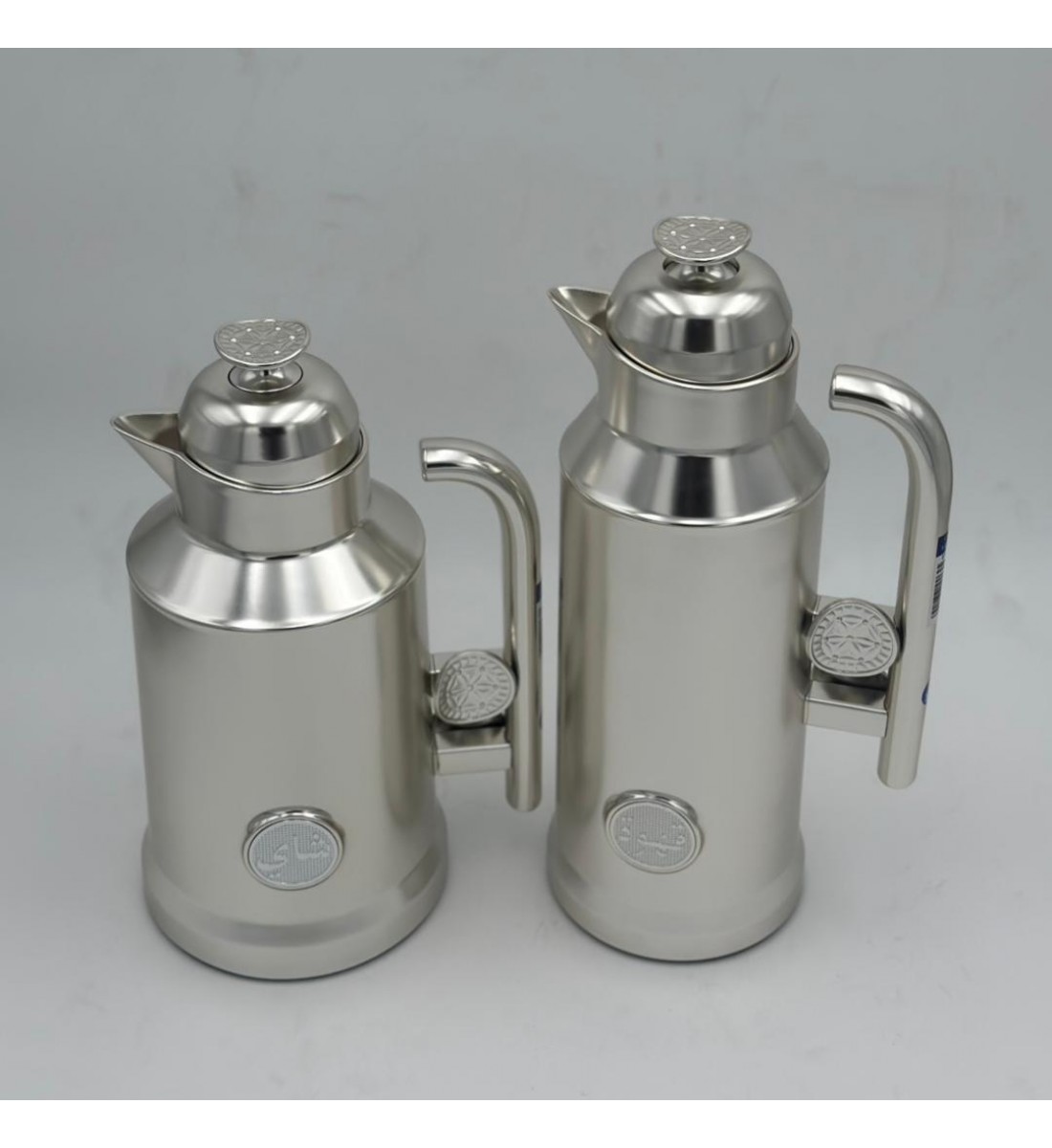 طقم ترمس شاي وقهوة أنيق يجمع بين التصميم العصري والانيق طقم ترمس شاي وقهوة أنيق يجمع بين التصميم العصري والانيق