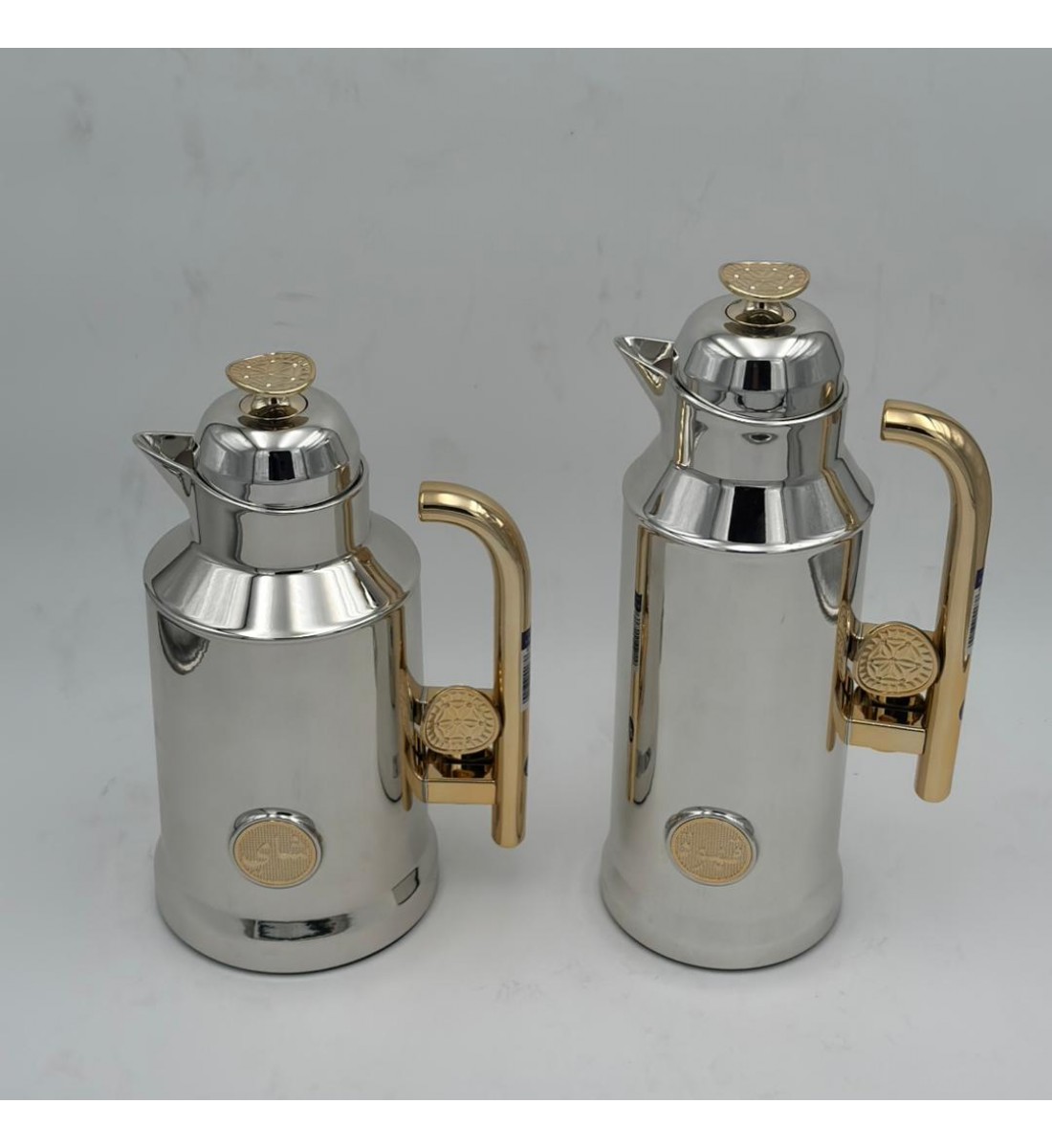 طقم ترمس شاي وقهوة أنيق يجمع بين التصميم العصري والانيق طقم ترمس شاي وقهوة أنيق يجمع بين التصميم العصري والانيق