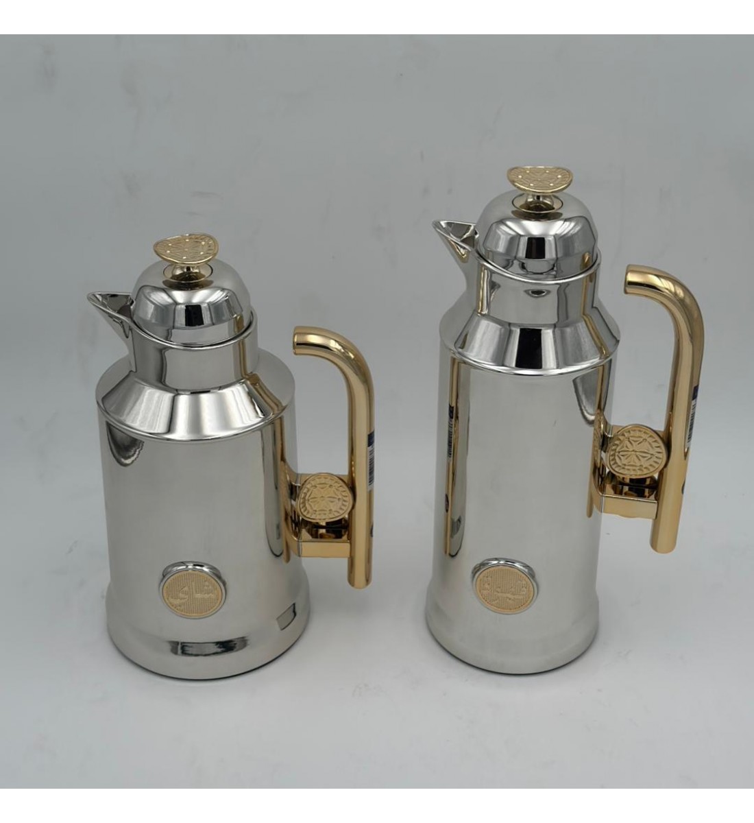 طقم ترمس شاي وقهوة أنيق يجمع بين التصميم العصري والانيق طقم ترمس شاي وقهوة أنيق يجمع بين التصميم العصري والانيق