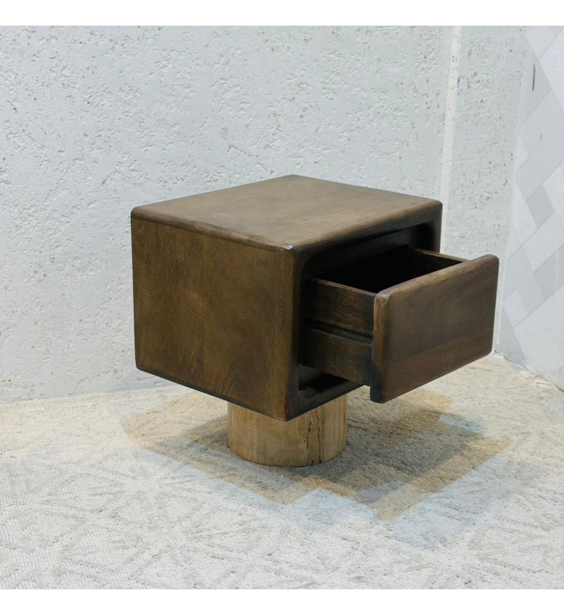 كمدينة خشبية بتصميم عصري وفريد، تتميّز ببساطتها وأناقتها في الوقت نفسه 44×45×35سم كمدينة خشبية بتصميم عصري وفريد، تتميّز ببساطتها وأناقتها في الوقت نفسه 44×45×35سم