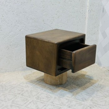 كمدينة خشبية بتصميم عصري وفريد، تتميّز ببساطتها وأناقتها في الوقت نفسه 44×45×35سم 