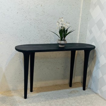 مدخل أنيق بلمسة عصرية هادئة، يجمع بين بساطة التصميم ورقي التفاصيل.76×45×130سم 