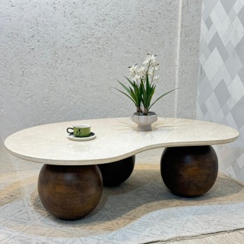 طاولة فاخرة بتصميم عصري مبتكر تجمع بين الرخام والخشب بطريقة ملفتة وجذابة. 129×82×37سم