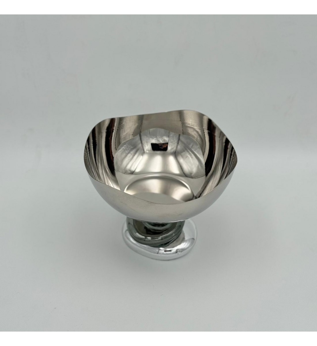 صحن تقديم أنيق بتصميم عصري يجمع بين البساطة والفخامة 18×18×14سم 