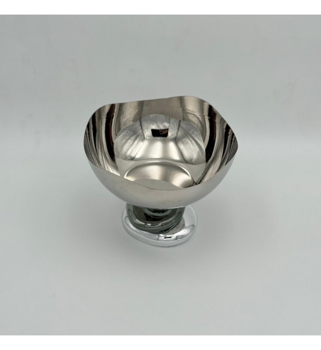 صحن تقديم أنيق بتصميم عصري يجمع بين البساطة والفخامة 18×18×14سم 