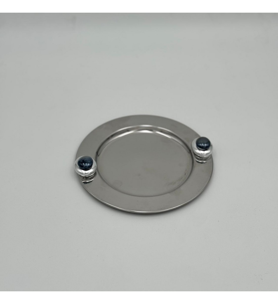 صحن تقديم أنيق بتصميم عصري يجمع بين البساطة والفخامة 18×18×1سم 