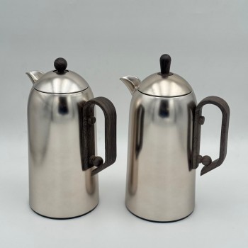 طقم  ترمس  شاي وقهوة أنيق يجمع بين التصميم العصري والانيق 