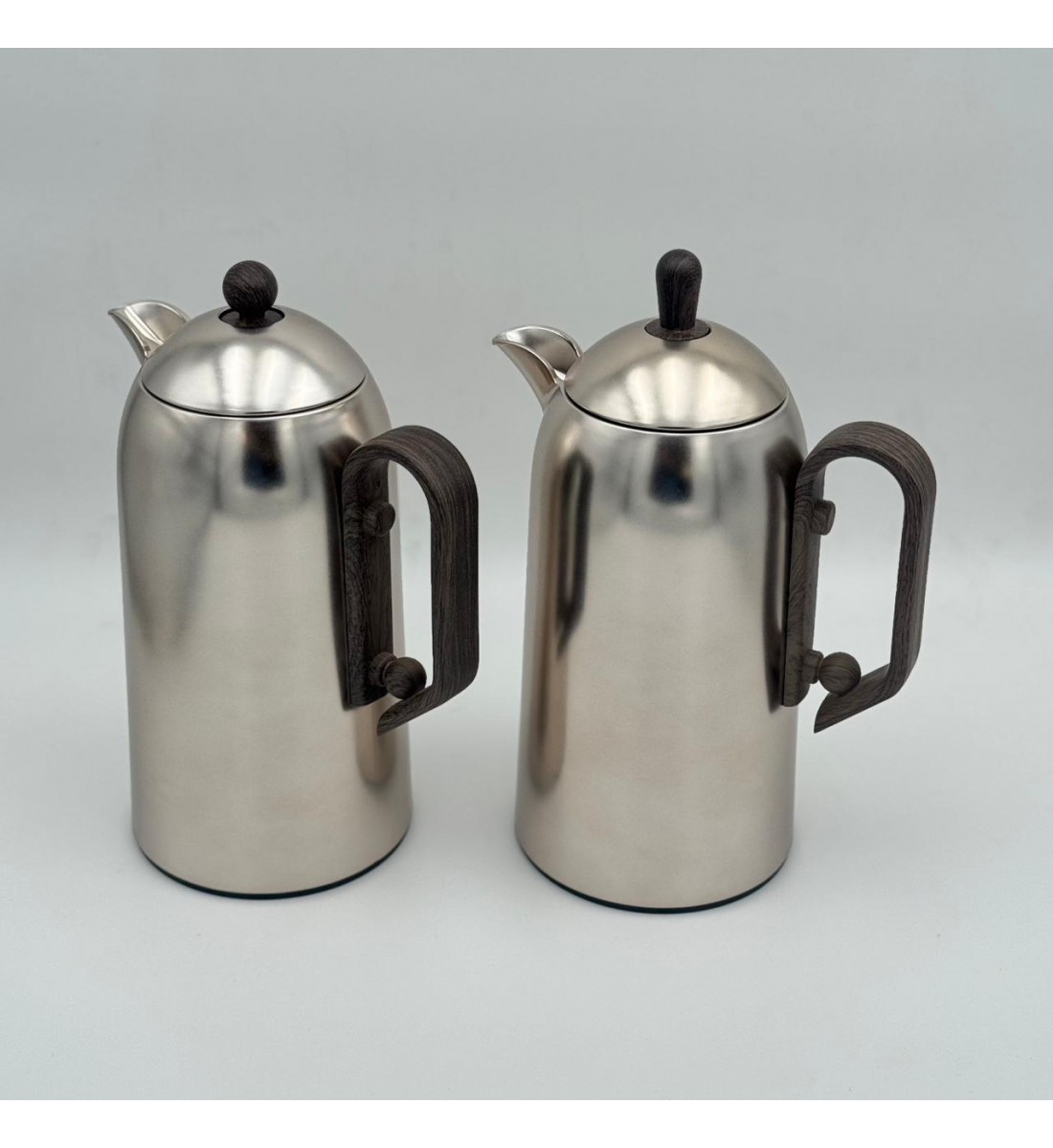 طقم ترمس شاي وقهوة أنيق يجمع بين التصميم العصري والانيق طقم ترمس شاي وقهوة أنيق يجمع بين التصميم العصري والانيق