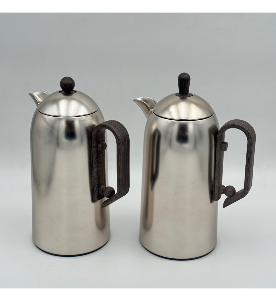 طقم ترمس شاي وقهوة أنيق يجمع بين التصميم العصري والانيق طقم ترمس شاي وقهوة أنيق يجمع بين التصميم العصري والانيق