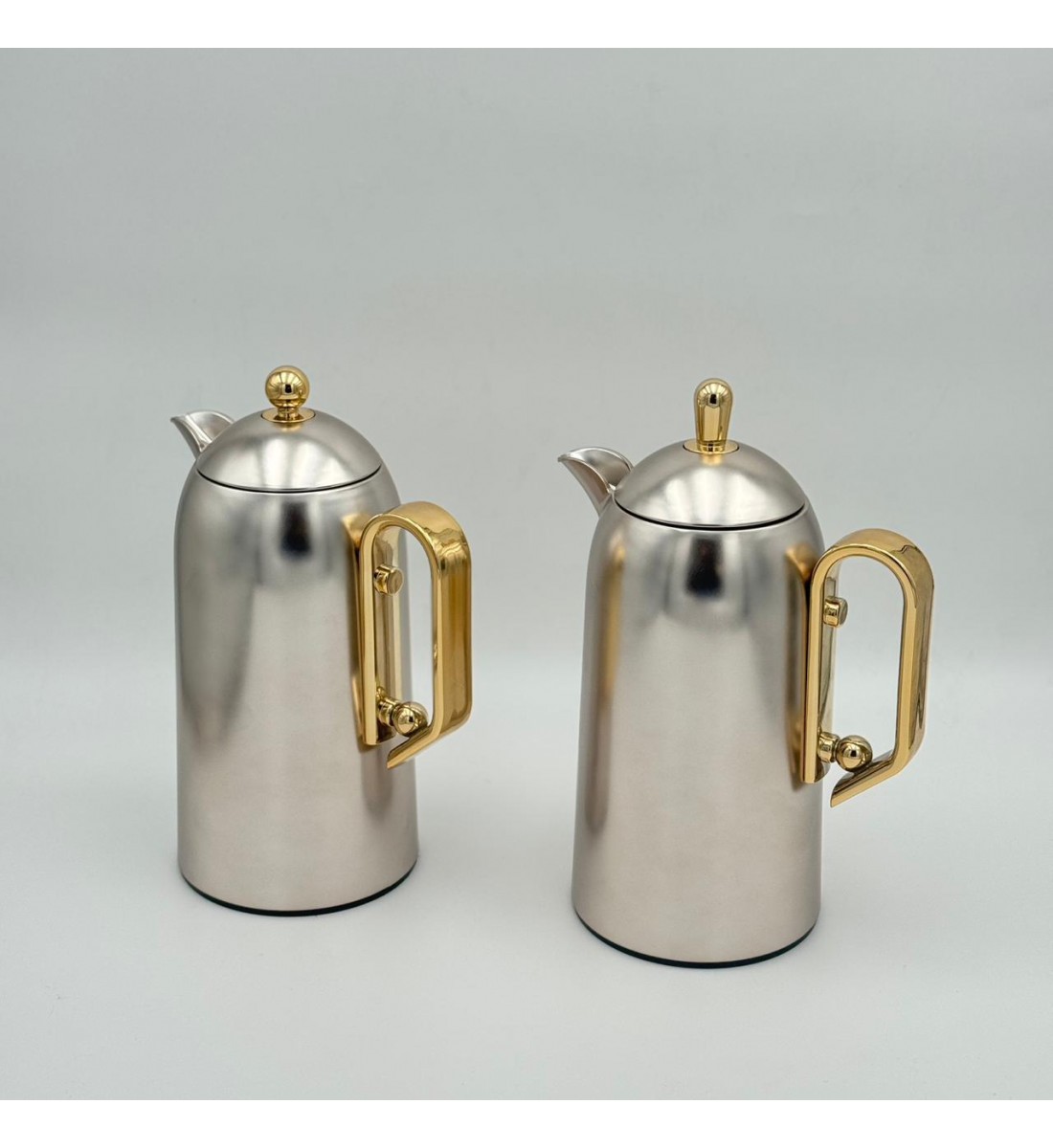 طقم ترمس شاي وقهوة أنيق يجمع بين التصميم العصري والانيق طقم ترمس شاي وقهوة أنيق يجمع بين التصميم العصري والانيق