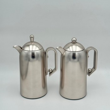 طقم  ترمس  شاي وقهوة أنيق يجمع بين التصميم العصري والانيق 