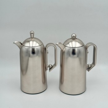 طقم  ترمس  شاي وقهوة أنيق يجمع بين التصميم العصري والانيق 