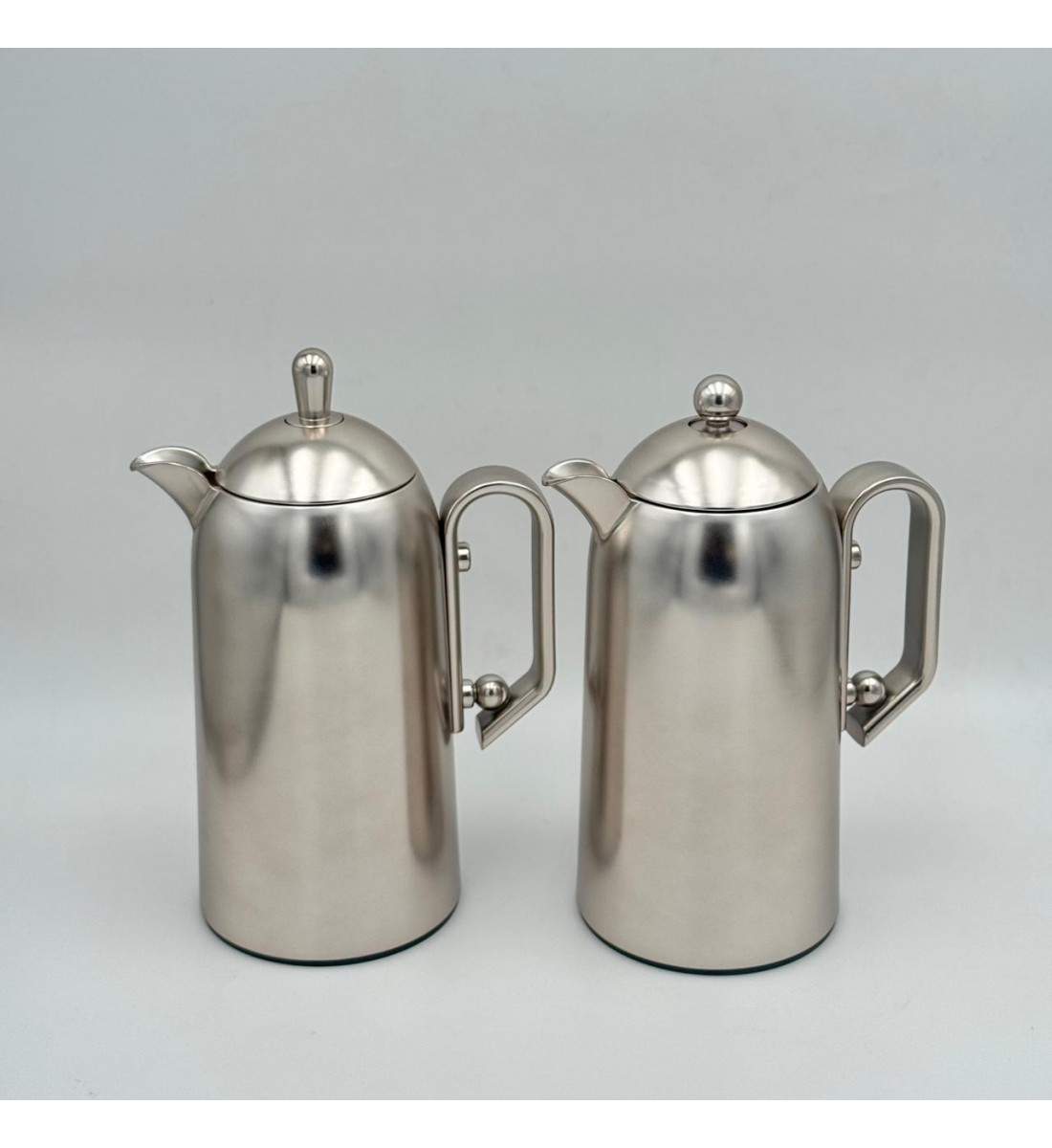 طقم ترمس شاي وقهوة أنيق يجمع بين التصميم العصري والانيق طقم ترمس شاي وقهوة أنيق يجمع بين التصميم العصري والانيق