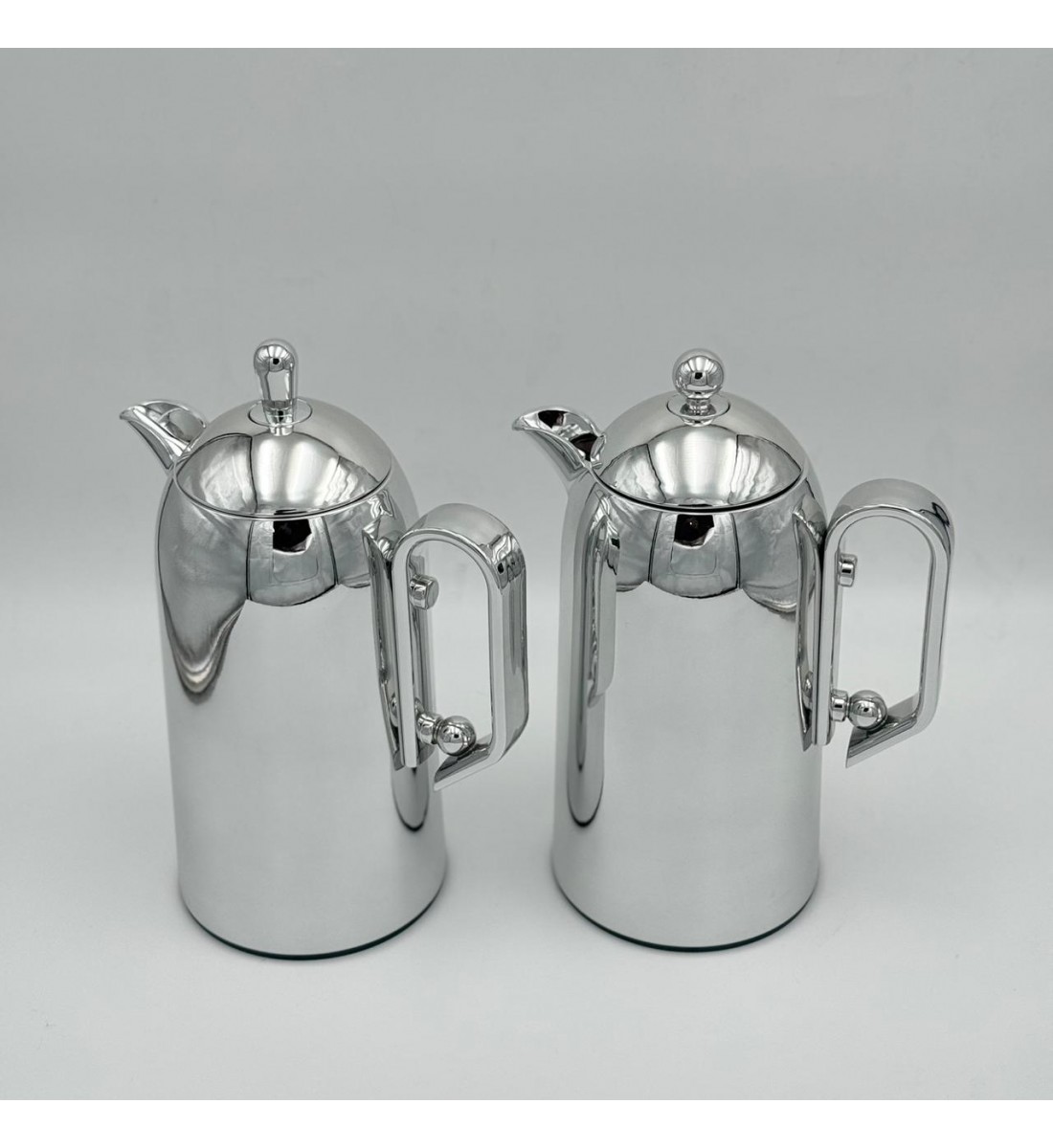 طقم  ترمس  شاي وقهوة أنيق يجمع بين التصميم العصري والانيق 