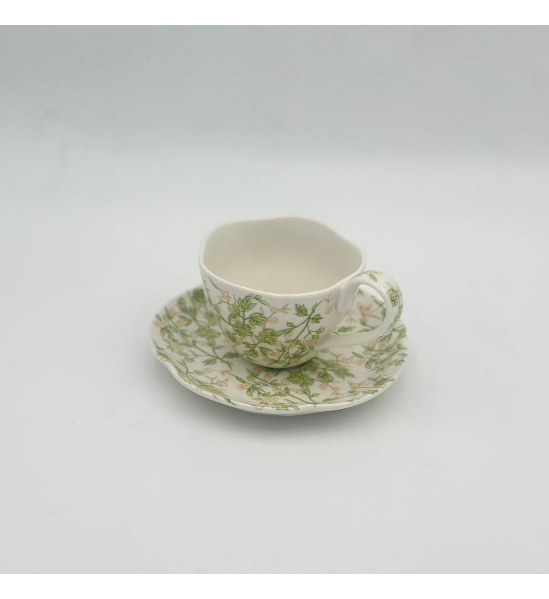 فنجان شاي سيراميكي أنيق بتصميم فريد