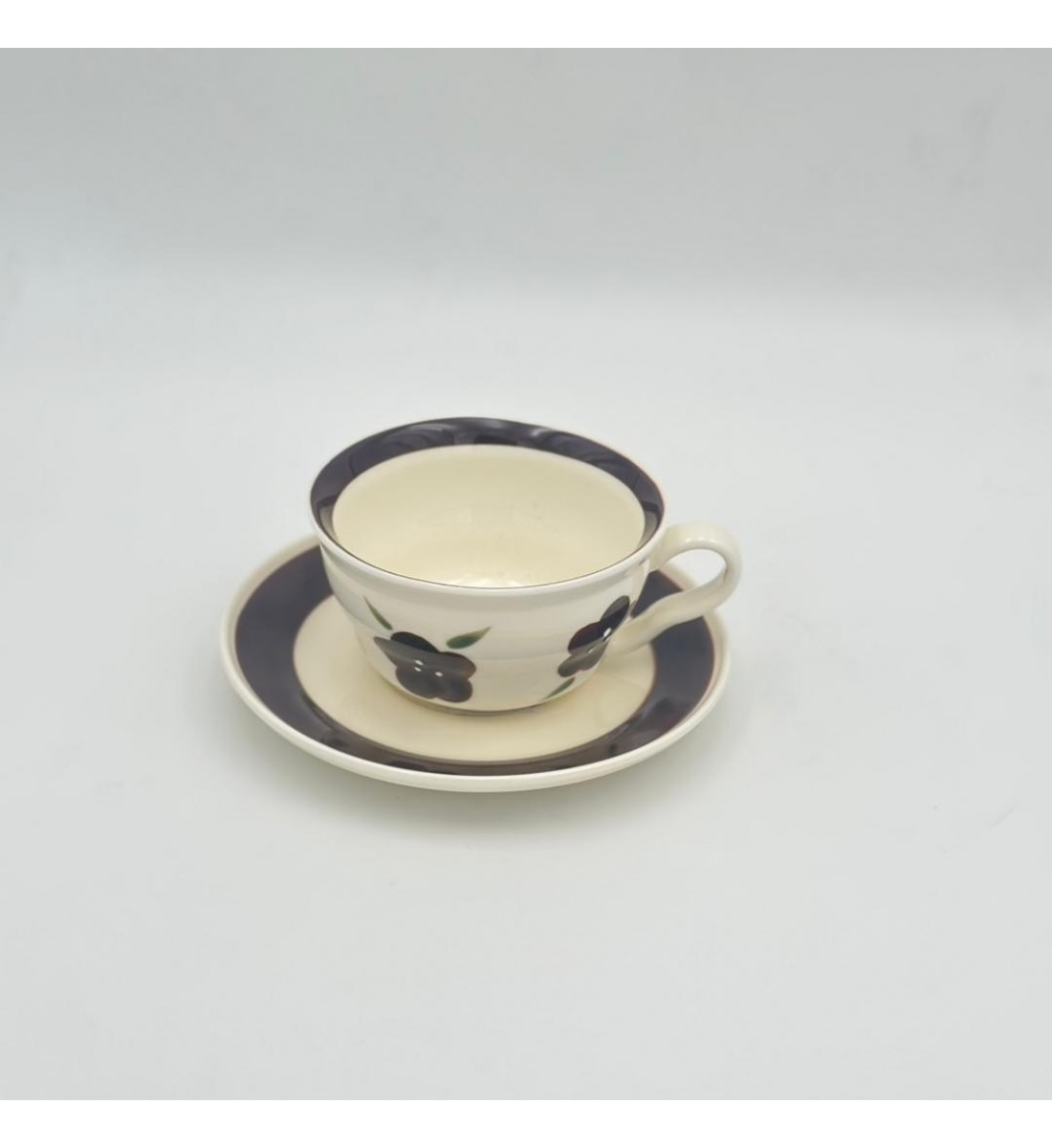 فنجان شاي سيراميكي أنيق بتصميم فريد فنجان شاي سيراميكي أنيق بتصميم فريد