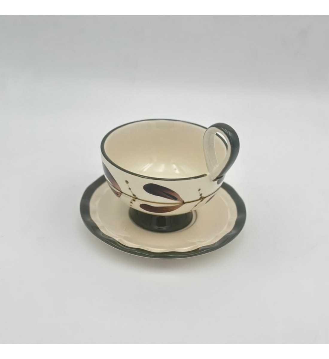 فنجان شاي سيراميكي أنيق بتصميم فريد فنجان شاي سيراميكي أنيق بتصميم فريد