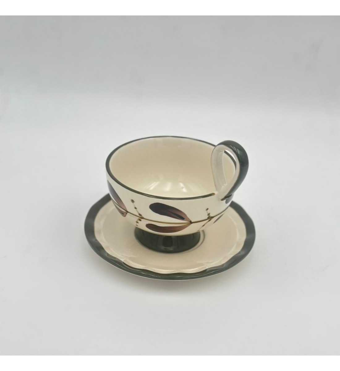 فنجان شاي سيراميكي أنيق بتصميم فريد فنجان شاي سيراميكي أنيق بتصميم فريد