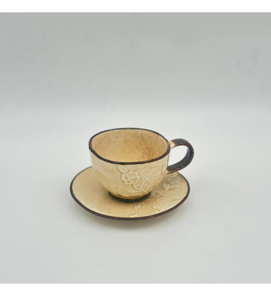 فنجان شاي سيراميكي أنيق بتصميم فريد فنجان شاي سيراميكي أنيق بتصميم فريد