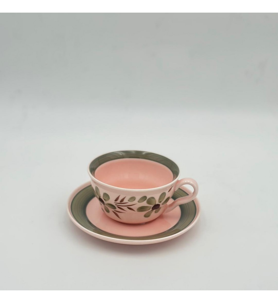 فنجان شاي سيراميكي أنيق بتصميم فريد فنجان شاي سيراميكي أنيق بتصميم فريد