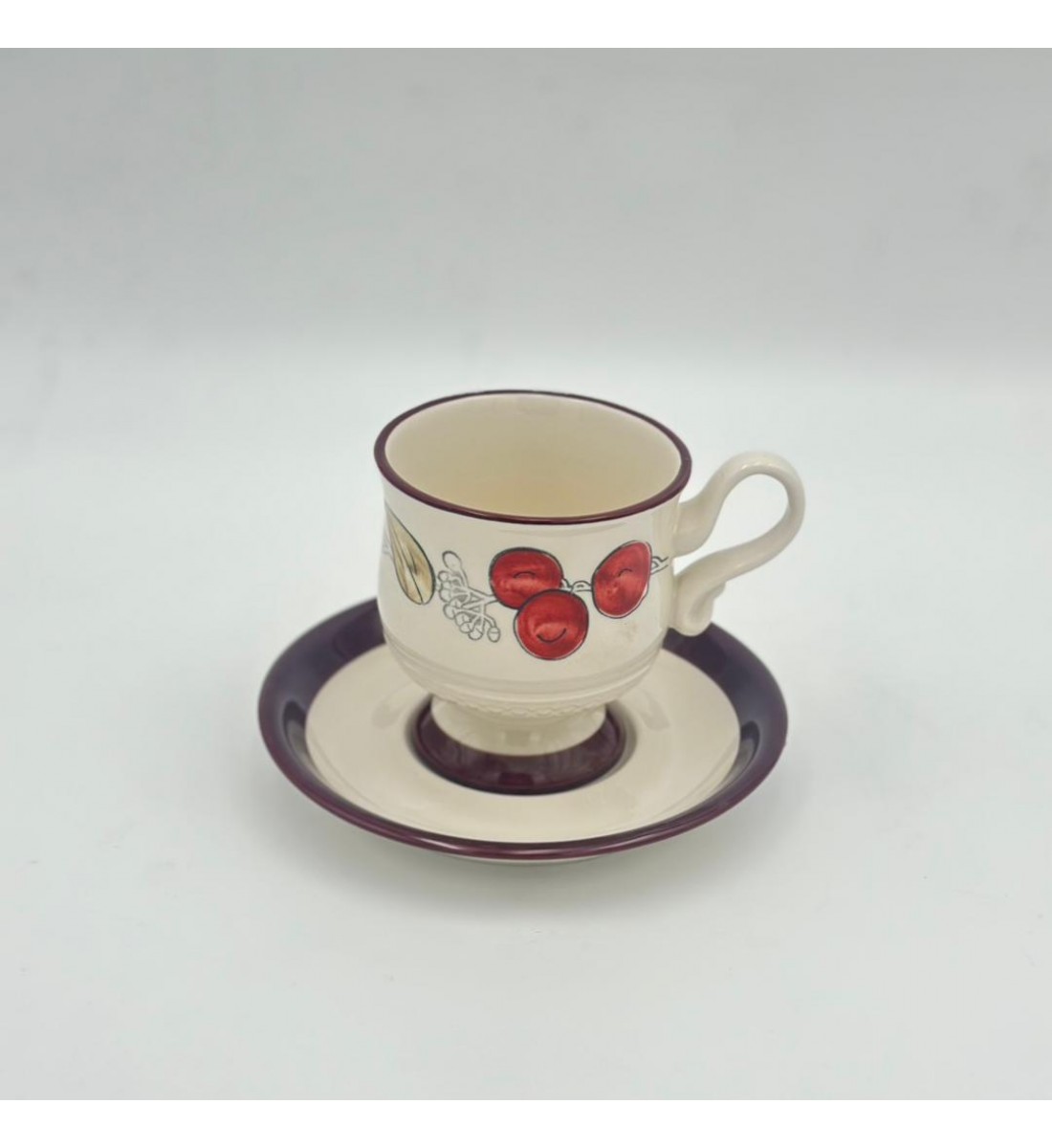 فنجان شاي سيراميكي أنيق بتصميم فريد فنجان شاي سيراميكي أنيق بتصميم فريد