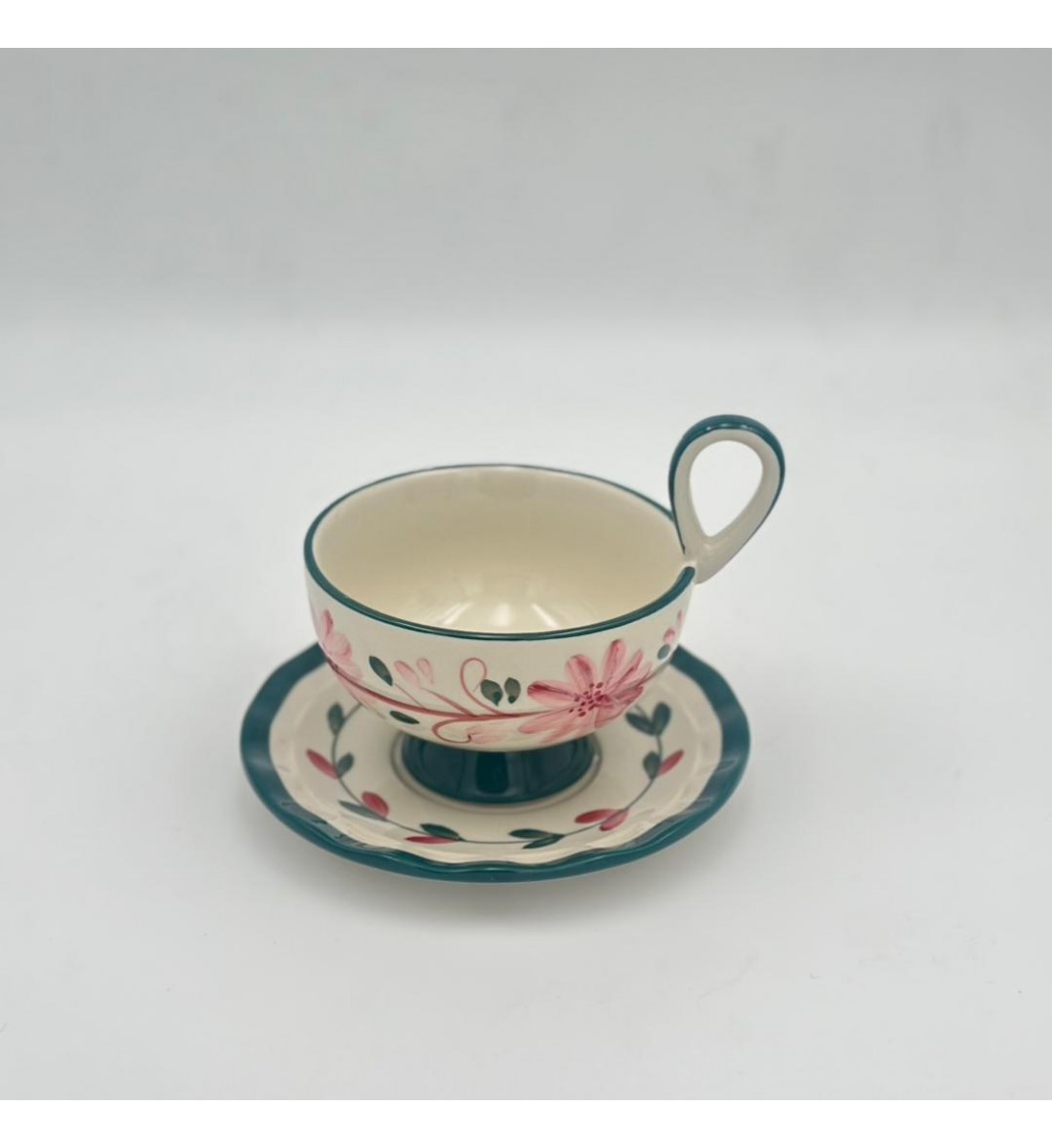 فنجان شاي سيراميكي أنيق بتصميم فريد فنجان شاي سيراميكي أنيق بتصميم فريد