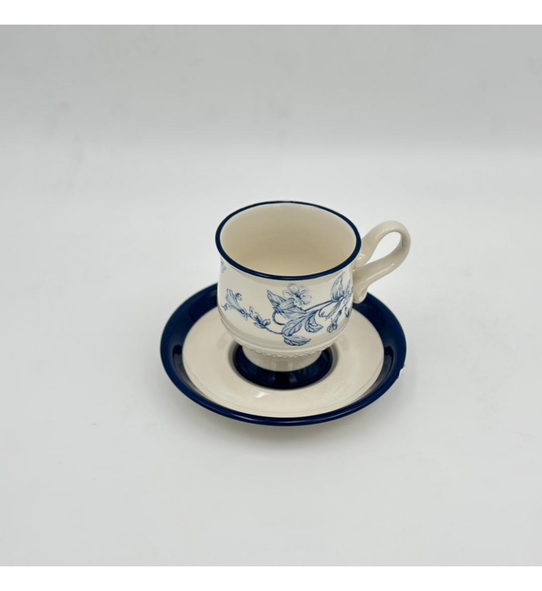 فنجان شاي سيراميكي أنيق بتصميم فريد