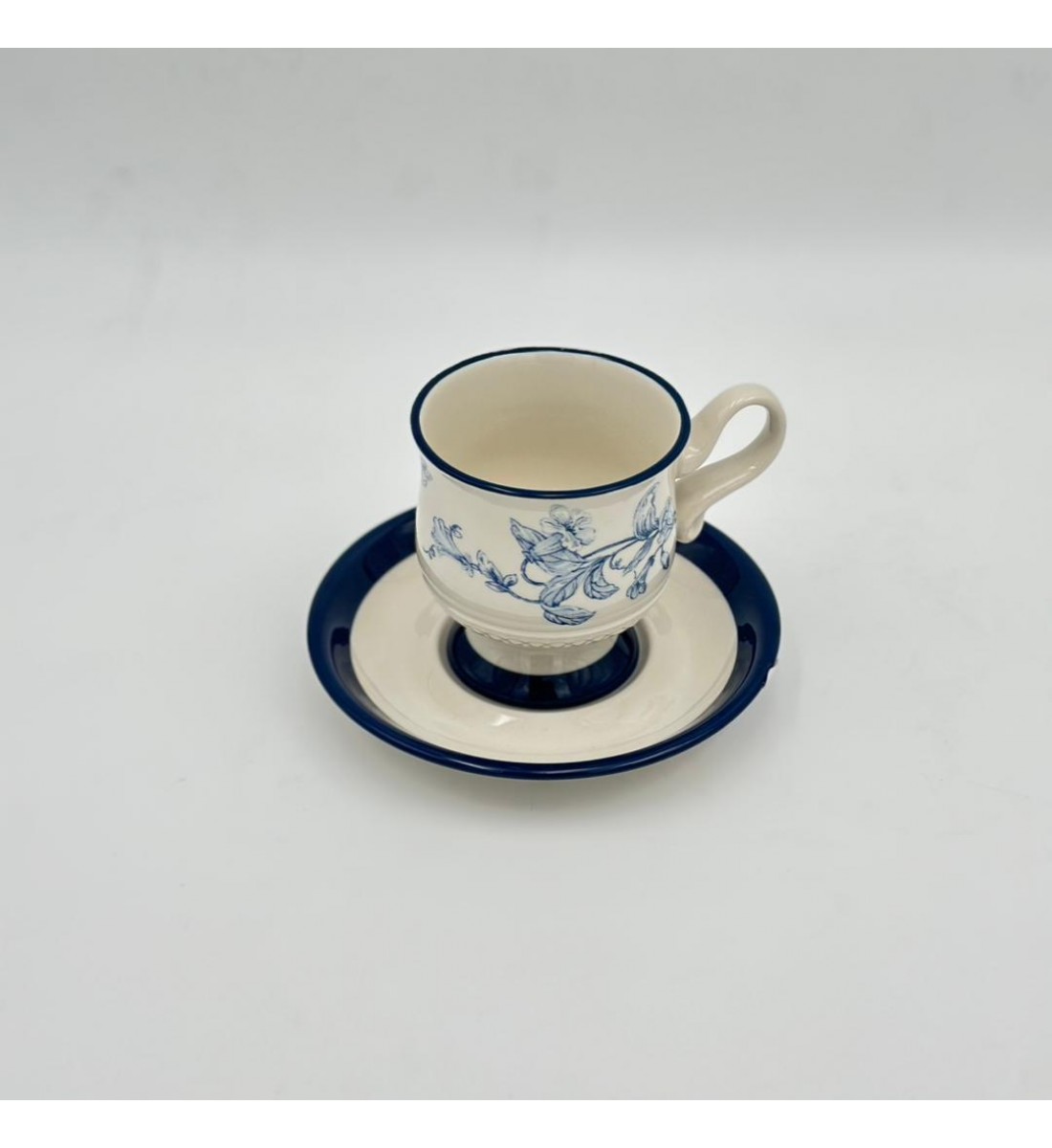 فنجان شاي سيراميكي أنيق بتصميم فريد