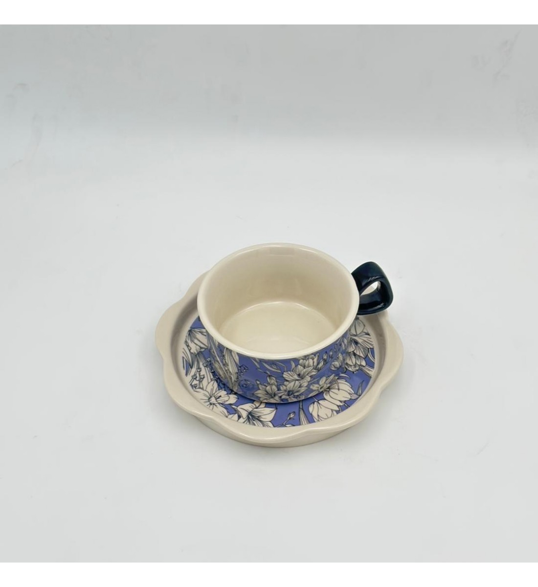 فنجان شاي سيراميكي أنيق بتصميم فريد فنجان شاي سيراميكي أنيق بتصميم فريد