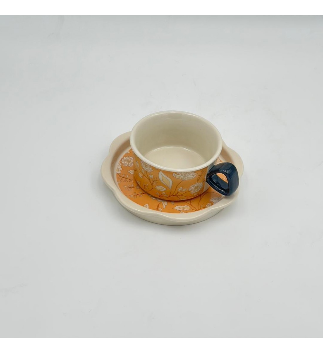 فنجان شاي سيراميكي أنيق بتصميم فريد فنجان شاي سيراميكي أنيق بتصميم فريد