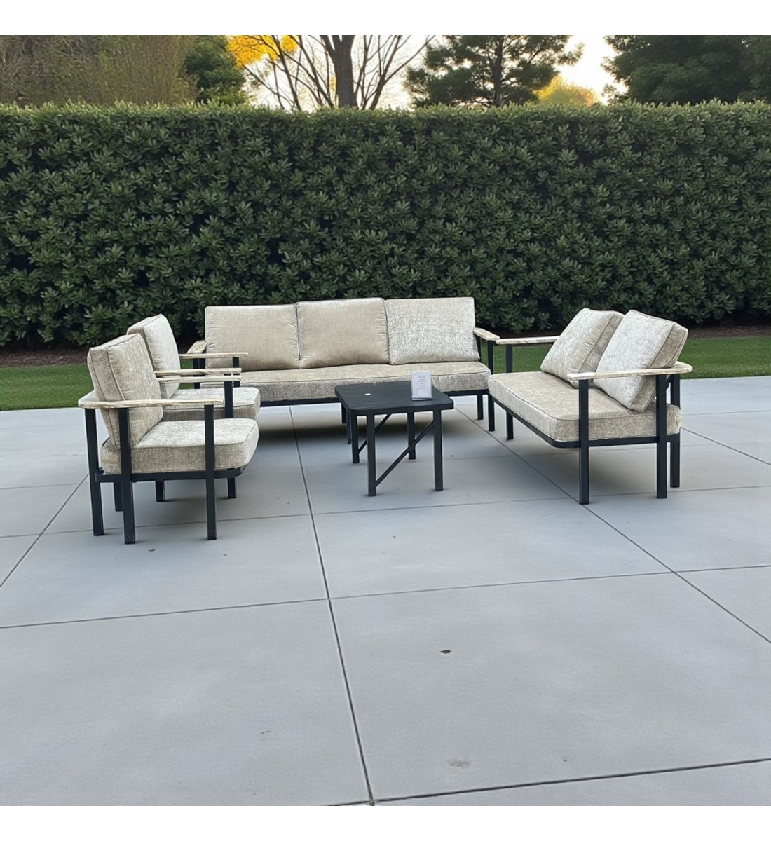 طقم جلسه خارجيه رخام مع حديد  ،7أشخاص مع طاولة وسط 