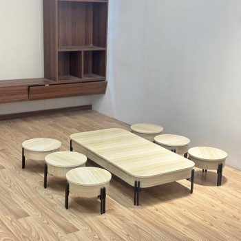 طقم طاولات عصري بتصميم مبتكر يجمع بين العملية والأناقة7قطع ملمس ناعم 