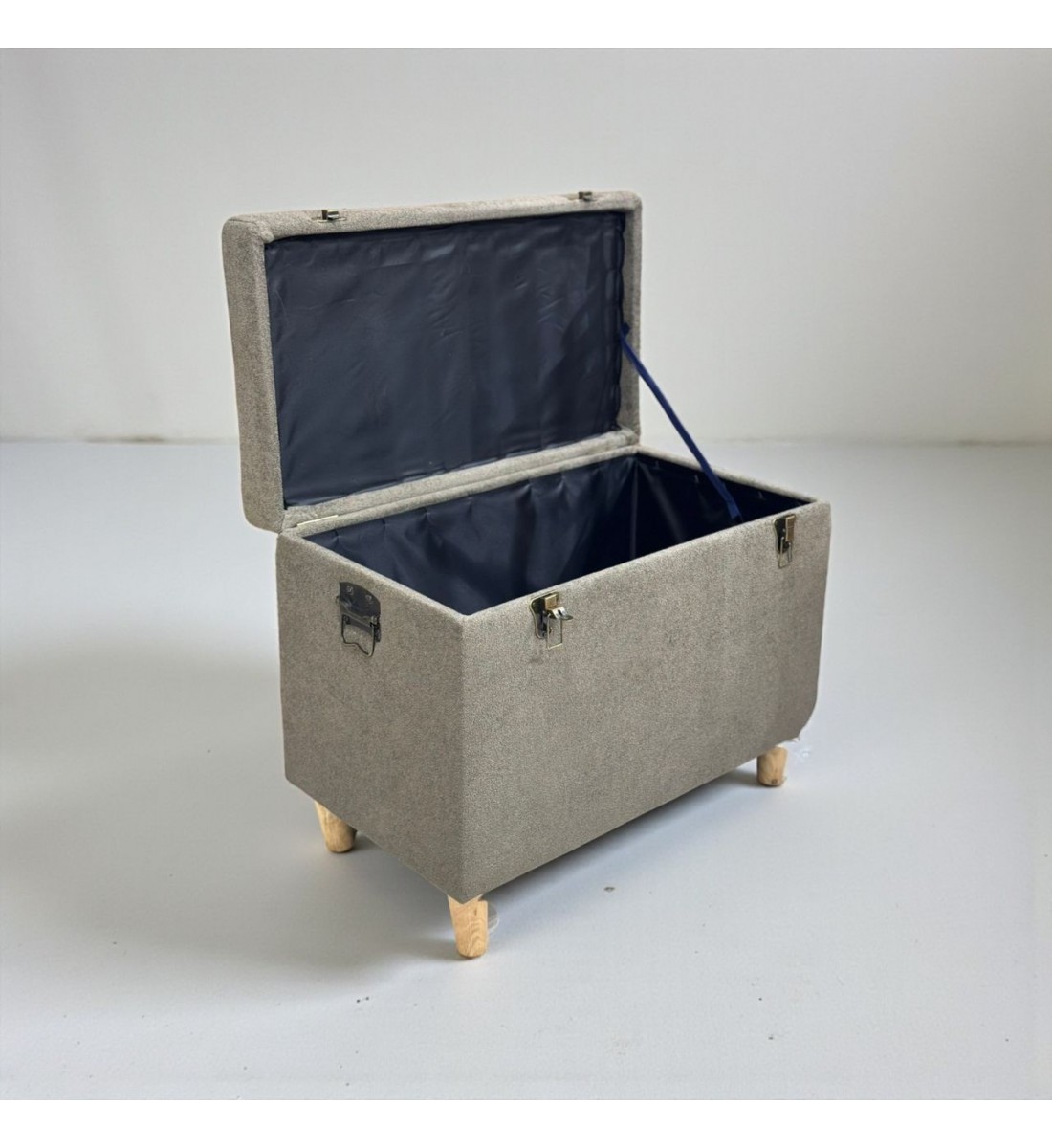 مقعد صندوق سجاد بوكليه رصاصي غامق 70×40×54سم مقعد صندوق سجاد بوكليه رصاصي غامق 70×40×54سم